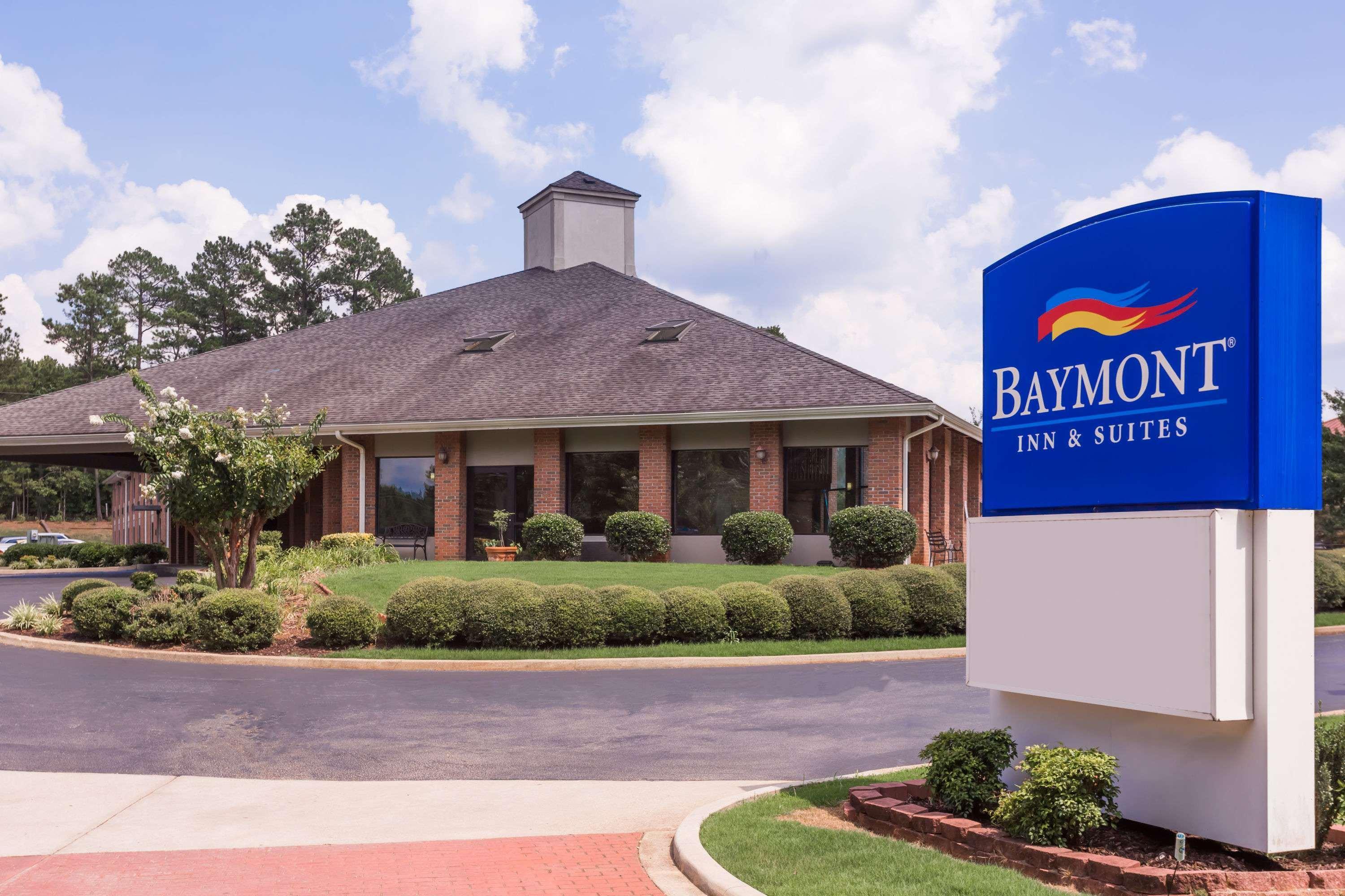 Hotel Baymont By Wyndham Lagrange Extérieur photo
