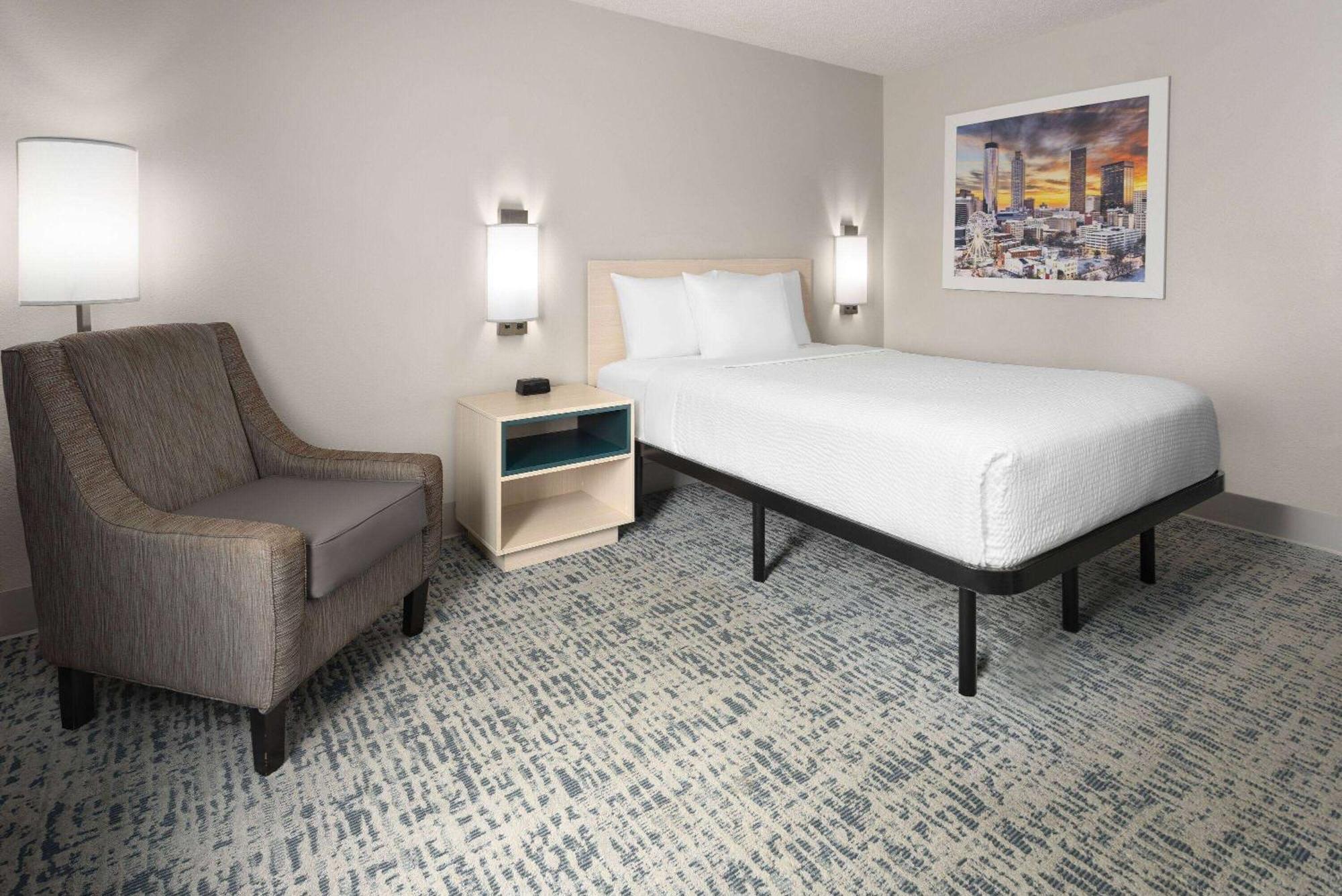 Hotel Baymont By Wyndham Lagrange Extérieur photo