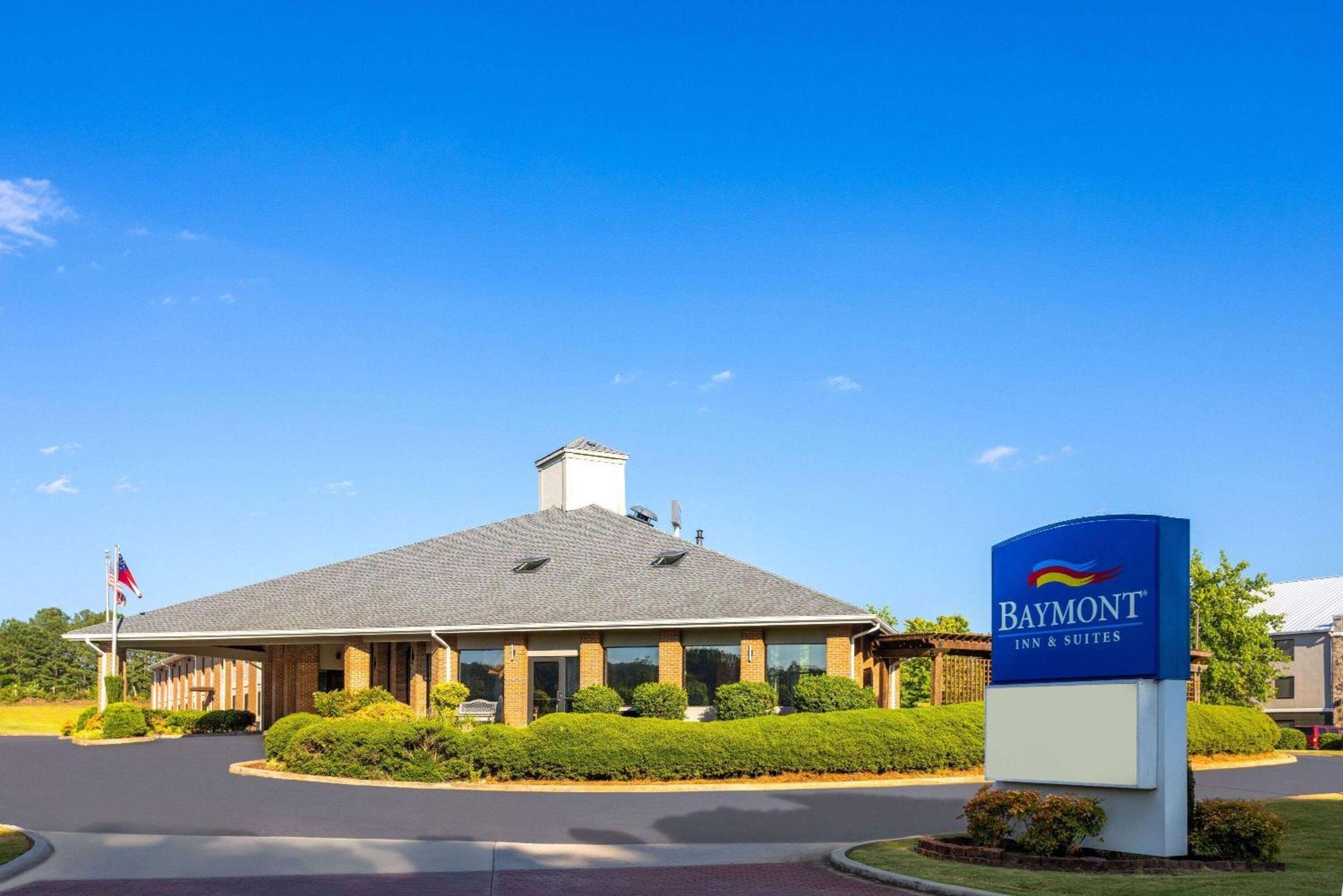 Hotel Baymont By Wyndham Lagrange Extérieur photo